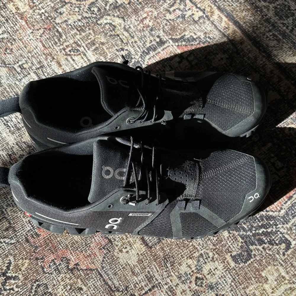 On Running Men's Black Sneakers size 9 - Picture 8 of 8